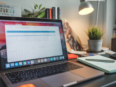 Wie entwickle ich ein transparentes revenue-sharing-modell für streams auf spotify und bandcamp, das traditionelle repertoire schützt